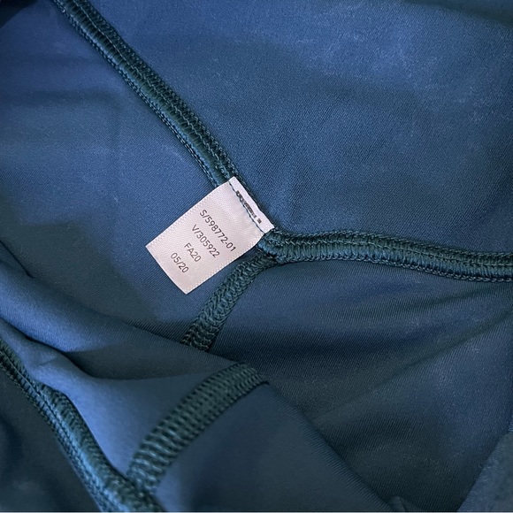 Athleta Elation Garment Dye ⅞ Tight Teal Size Small *see measurements - Picture 9 of 10